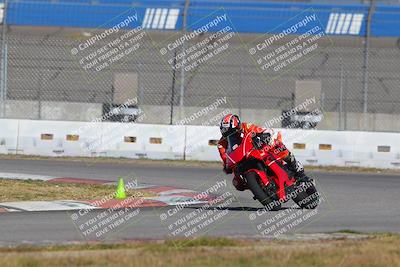 media/Nov-26-2022-Fastrack Riders (Sat) [[b001e85eef]]/Level 3/Session 3 Outside Turn 9/